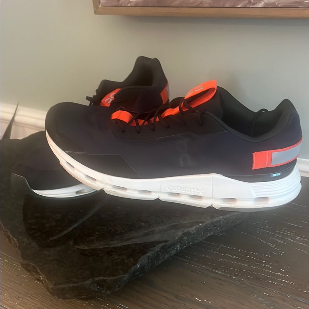 On Running Black cloudnova size 11